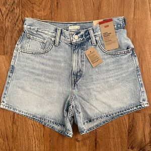NWT Levi’s Cinch Mid-Thigh Shorts